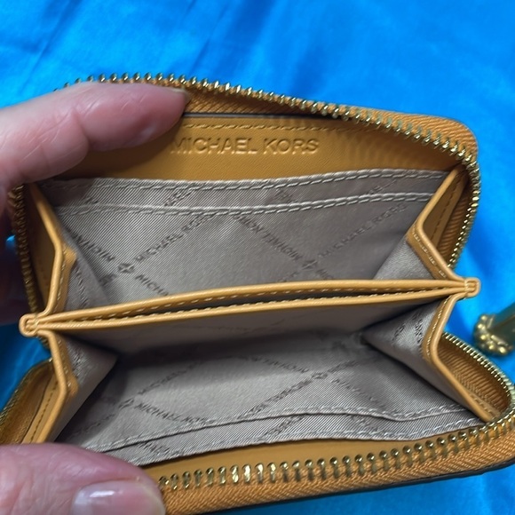 Michael Kors Jet Set Card Wallet NWT in Cider Gold “Alligator” Embossed - Picture 5 of 7